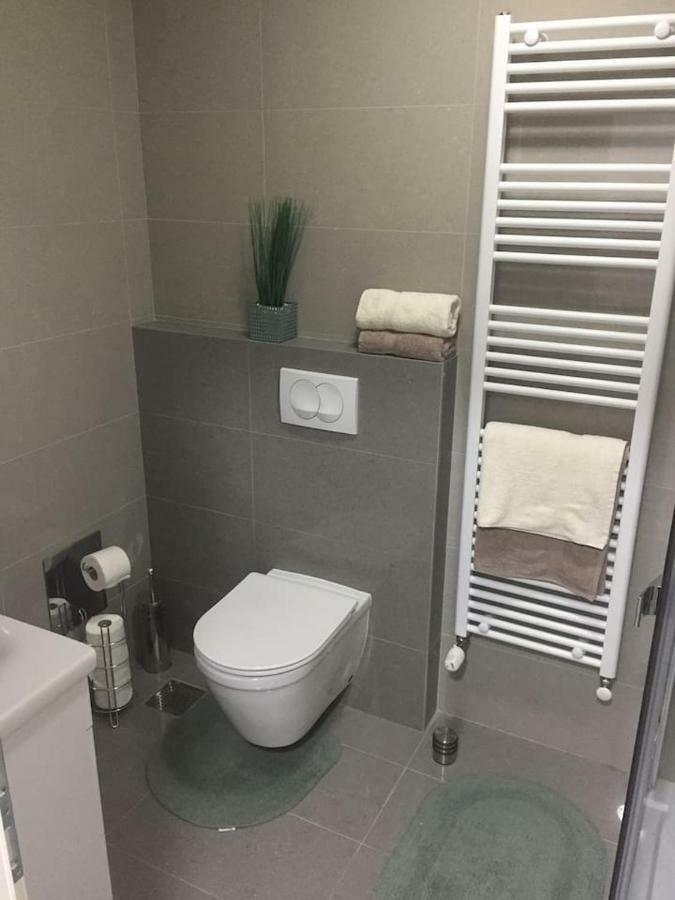 Apartman F&F Otočac Exterior foto
